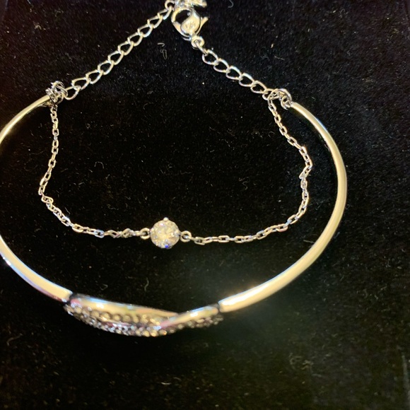 Swarovski Infinity Bangle - Picture 5 of 8